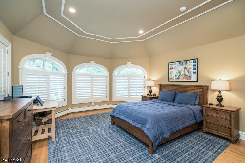 22 Sunset Ln