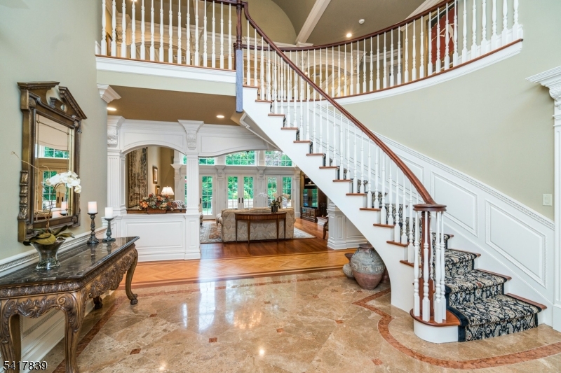 22 Sunset Ln