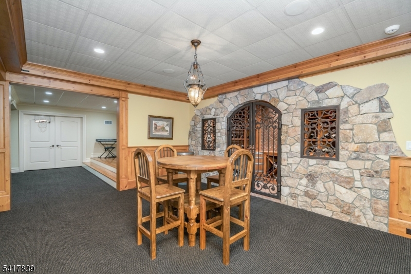 22 Sunset Ln