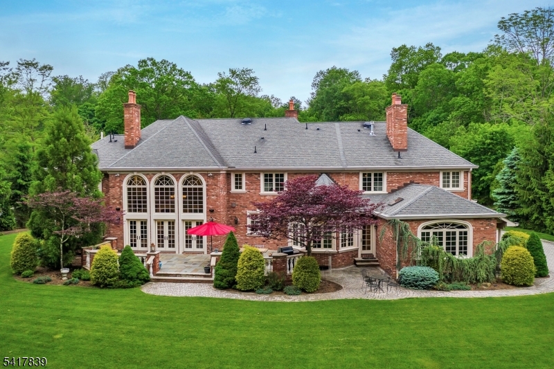 22 Sunset Ln
