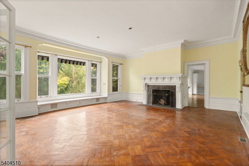 17 Three Gables Rd