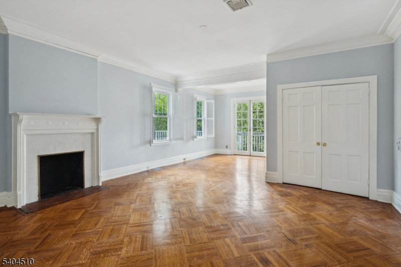 17 Three Gables Rd