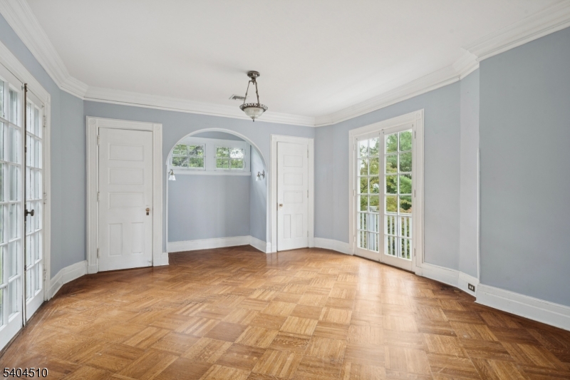 17 Three Gables Rd