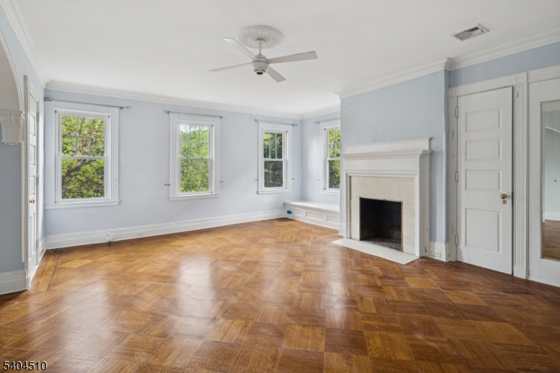 17 Three Gables Rd