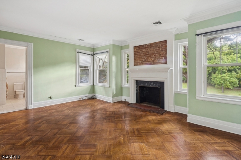 17 Three Gables Rd