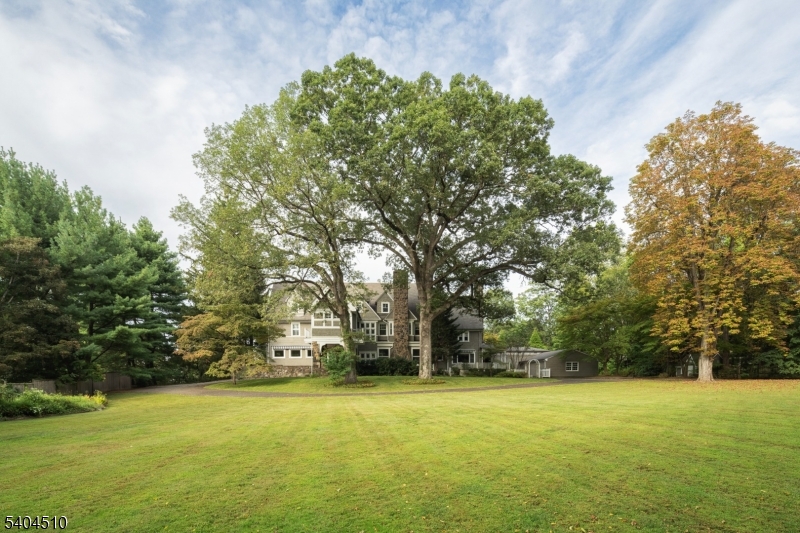 17 Three Gables Rd