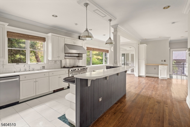 17 Three Gables Rd