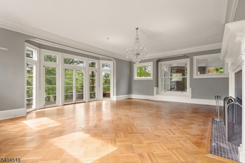 17 Three Gables Rd