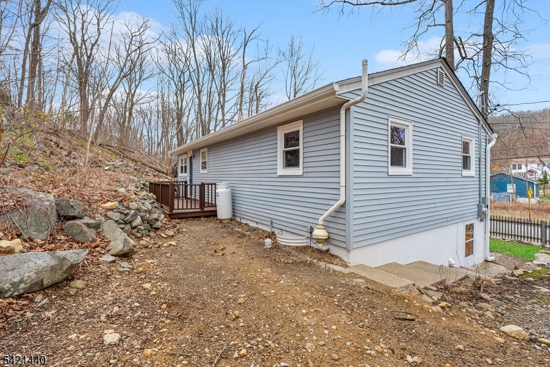 67 Breakneck Rd