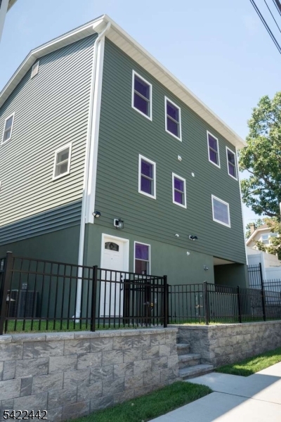 376 5Th Ave