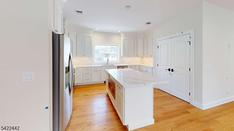 376 5Th Ave