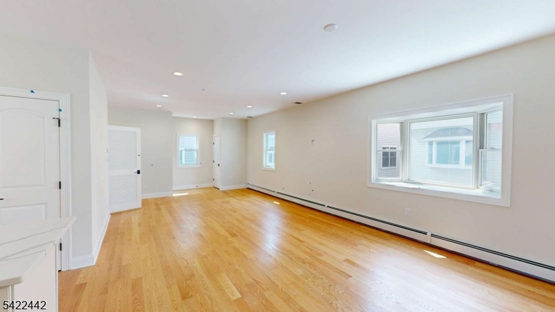 376 5Th Ave