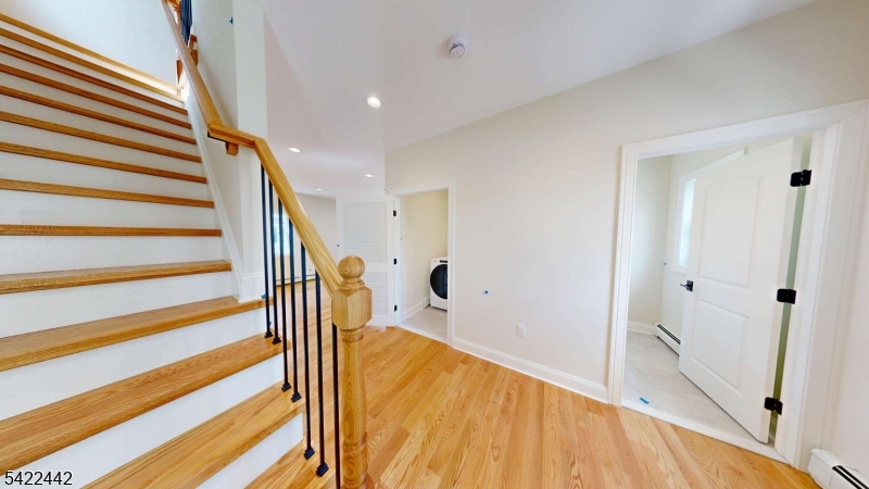376 5Th Ave