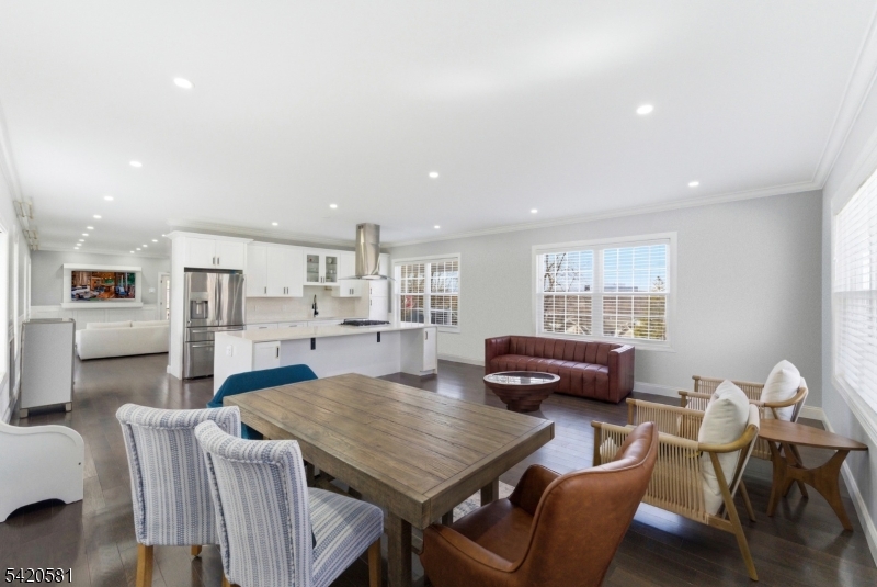 10 Hillside Ave