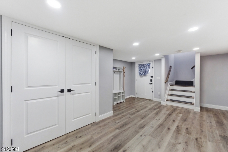 10 Hillside Ave