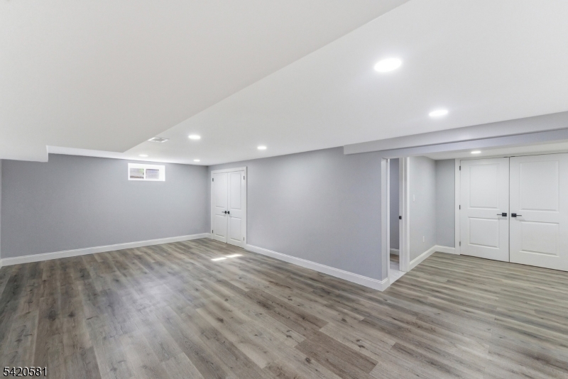 10 Hillside Ave