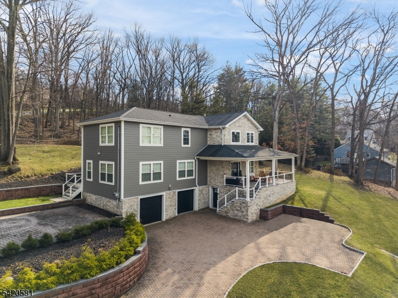 10 Hillside Ave