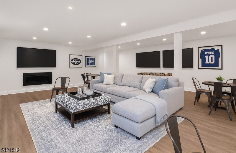 71 Tiffany Dr