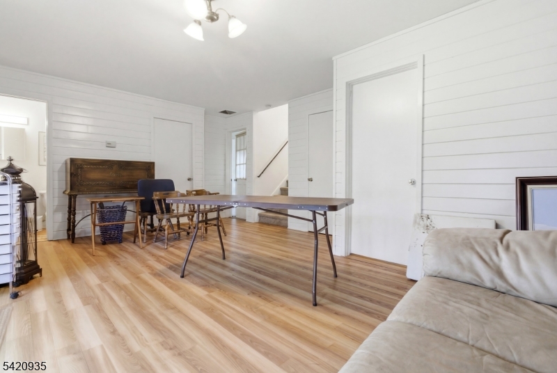120 Carlough Rd