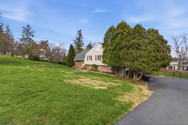 120 Carlough Rd