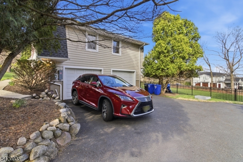 120 Carlough Rd