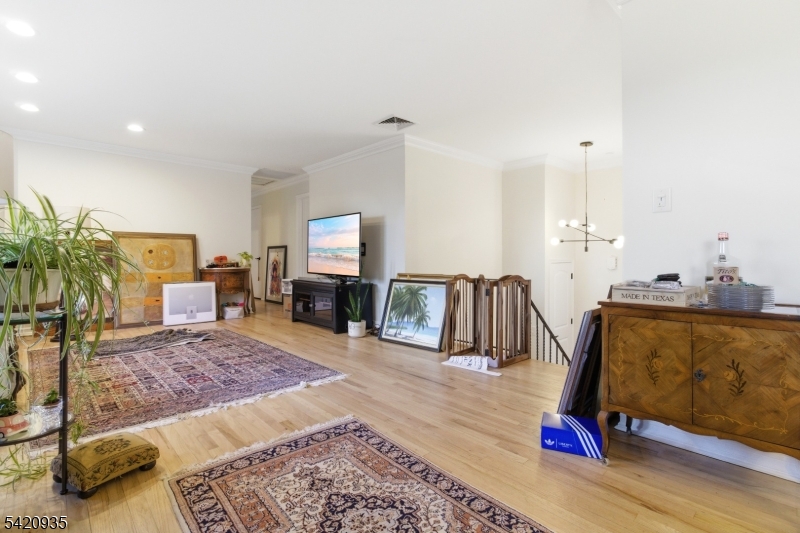 120 Carlough Rd