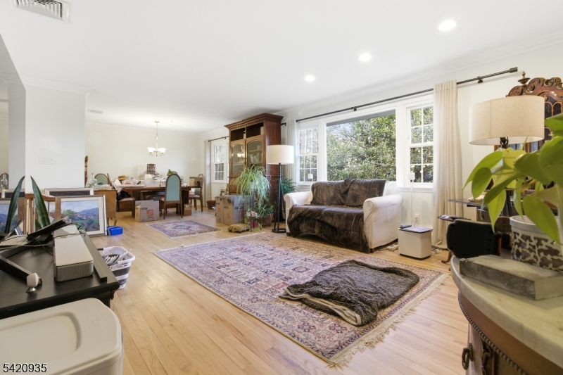 120 Carlough Rd