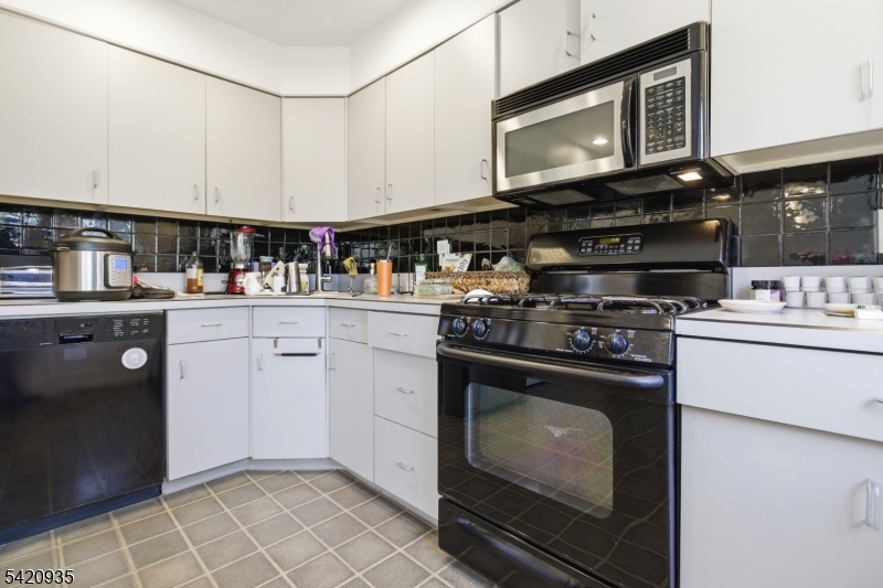 120 Carlough Rd