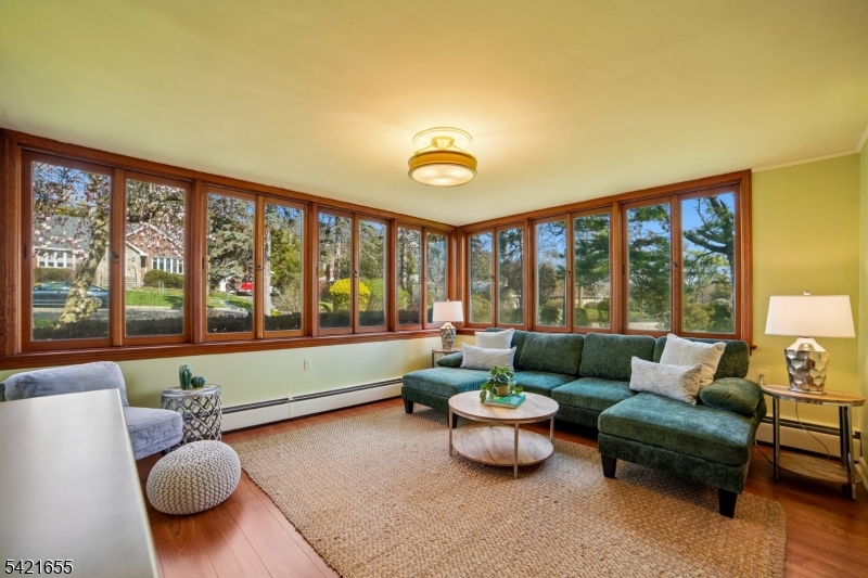 5 Witherspoon Rd