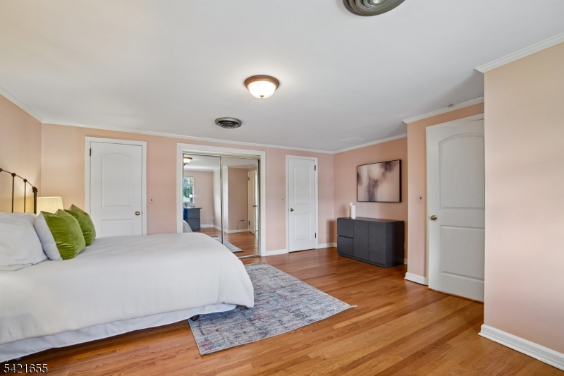 5 Witherspoon Rd