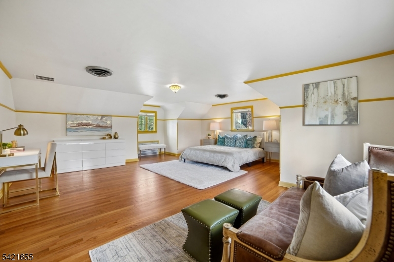 5 Witherspoon Rd