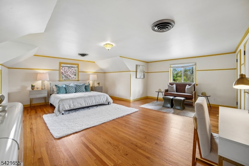 5 Witherspoon Rd