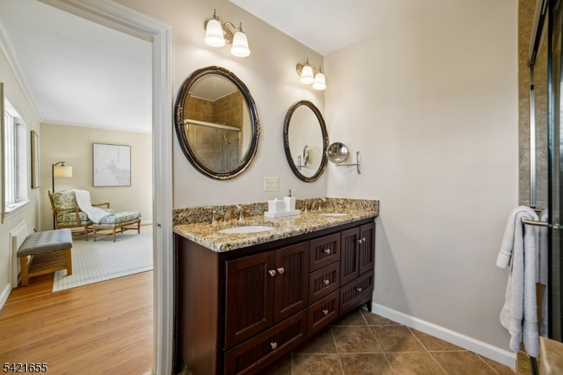 5 Witherspoon Rd