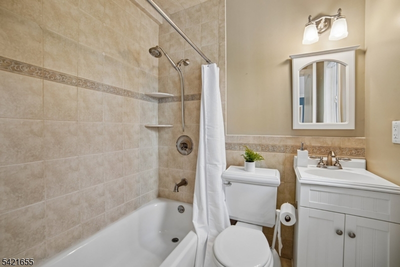 5 Witherspoon Rd