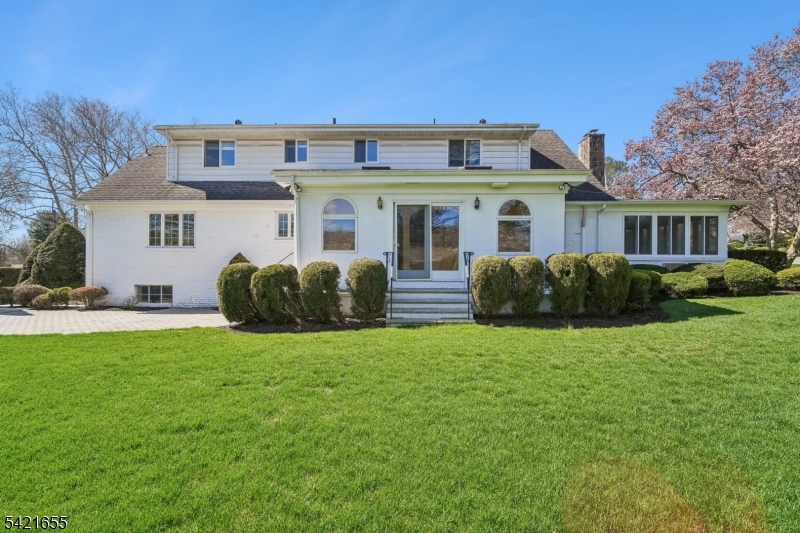 5 Witherspoon Rd