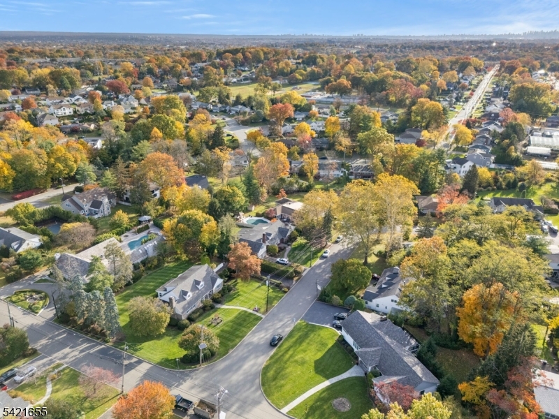 5 Witherspoon Rd