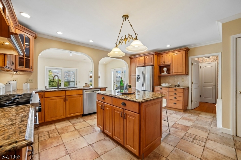 5 Witherspoon Rd