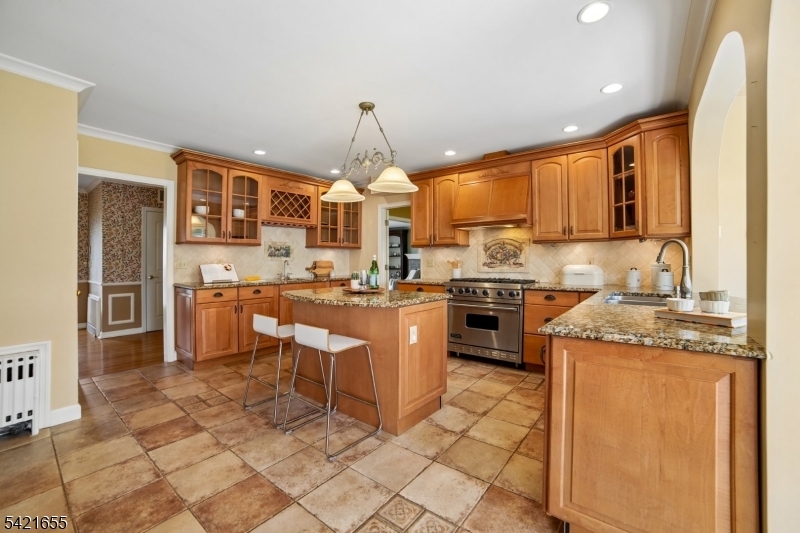 5 Witherspoon Rd
