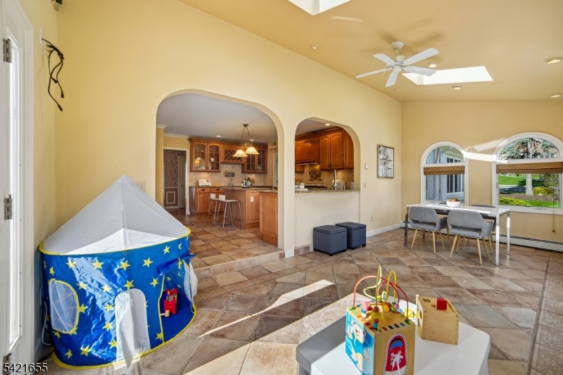 5 Witherspoon Rd