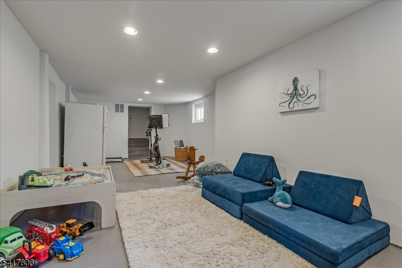 235 Waverly Pl