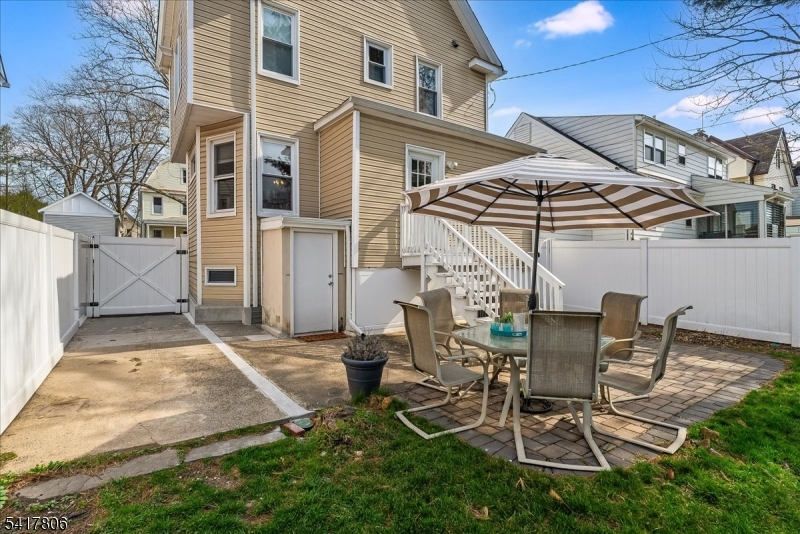 235 Waverly Pl