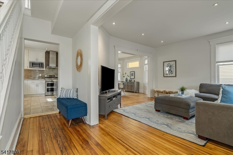 235 Waverly Pl