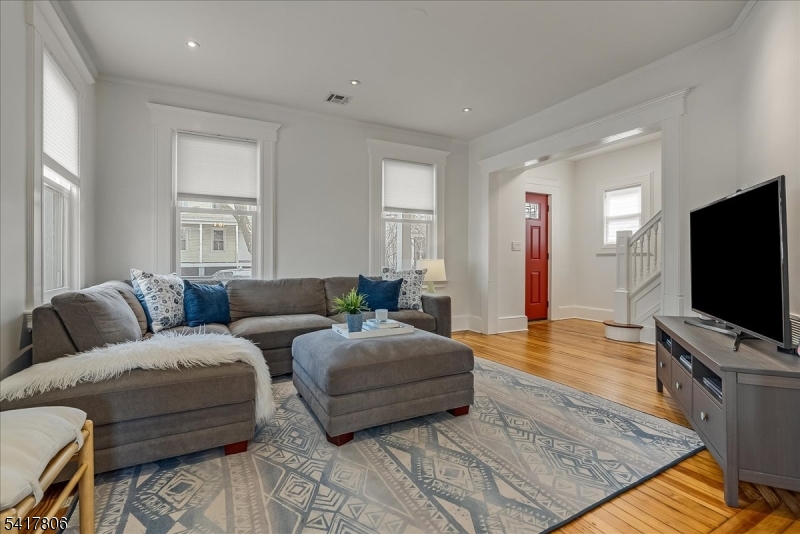 235 Waverly Pl
