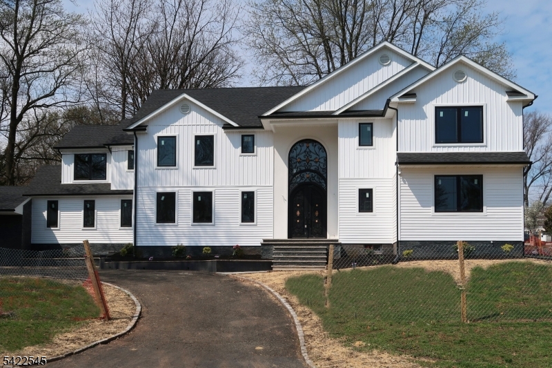 261 Apple Tree Ln