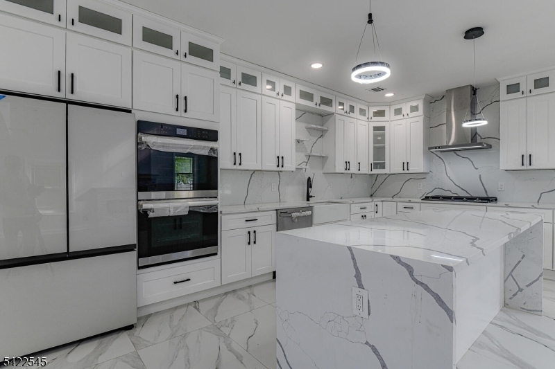 261 Apple Tree Ln