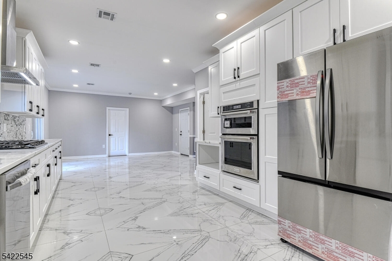 261 Apple Tree Ln