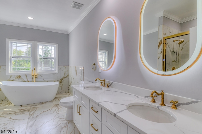 261 Apple Tree Ln