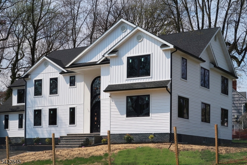 261 Apple Tree Ln