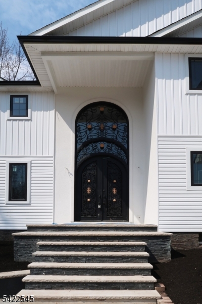 261 Apple Tree Ln