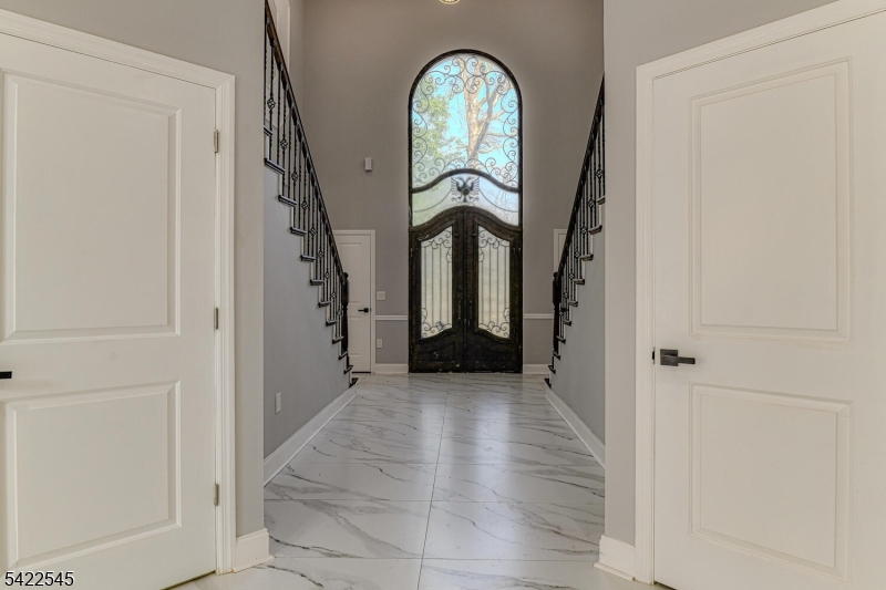 261 Apple Tree Ln